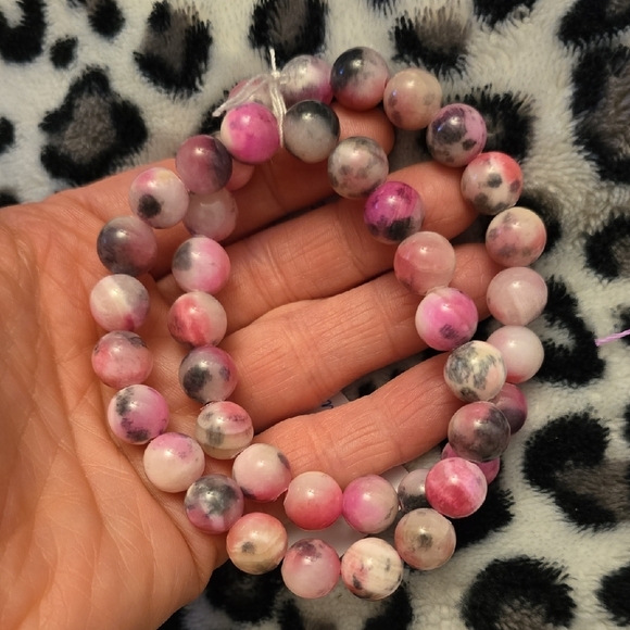 10mm Pink And Black Persian Chalcedony Bracelet - Picture 3 of 3